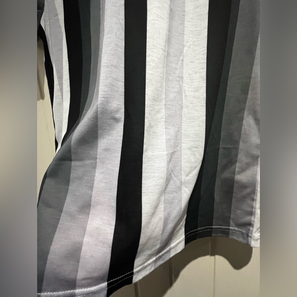 Boohoo Man monochrome white grey black stripe embroidery man t-shirt size Medium - Picture 4 of 7